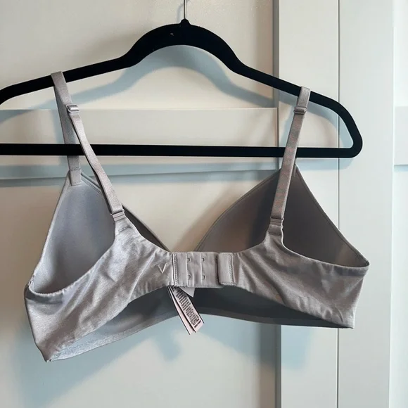 Never worn silver Victoria’s Secret bra. Size 36D. - Picture 2 of 3